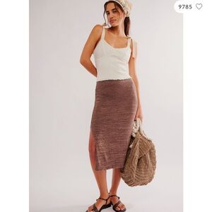 Elegant Brown Knit Midi Skirt